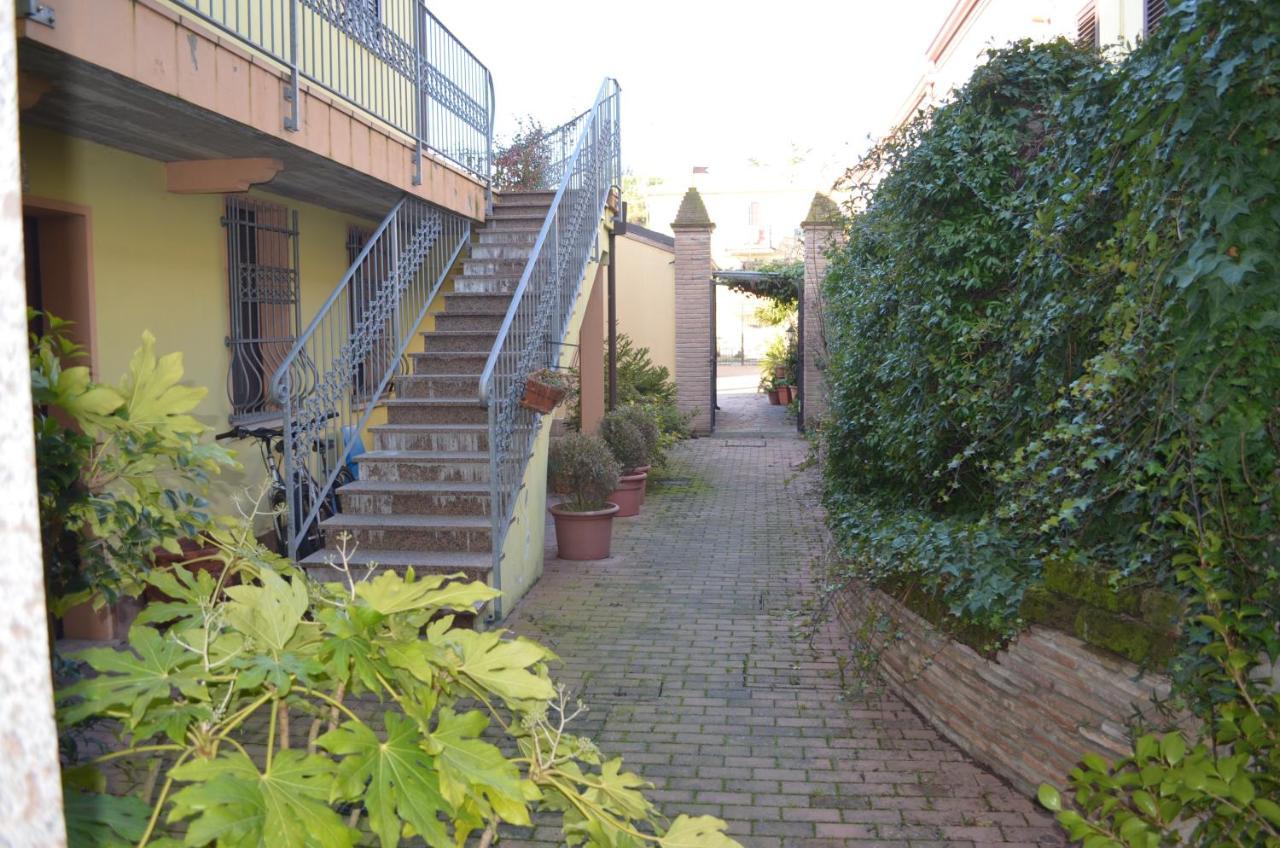 Al Pasarat Hotel Comacchio Bagian luar foto
