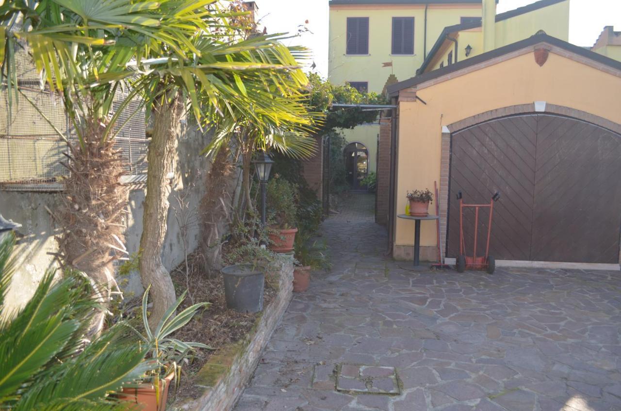 Al Pasarat Hotel Comacchio Bagian luar foto